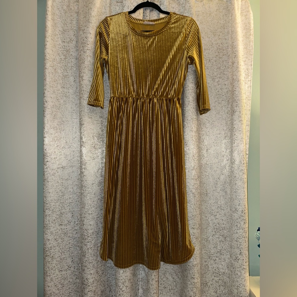 Elegant Gold Pleated Dress